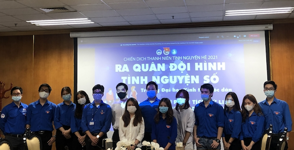 Sinh viên Kinh tế Quốc dân tham gia đội hình tình nguyện số hỗ trợ truy vết bệnh nhân COVID-19